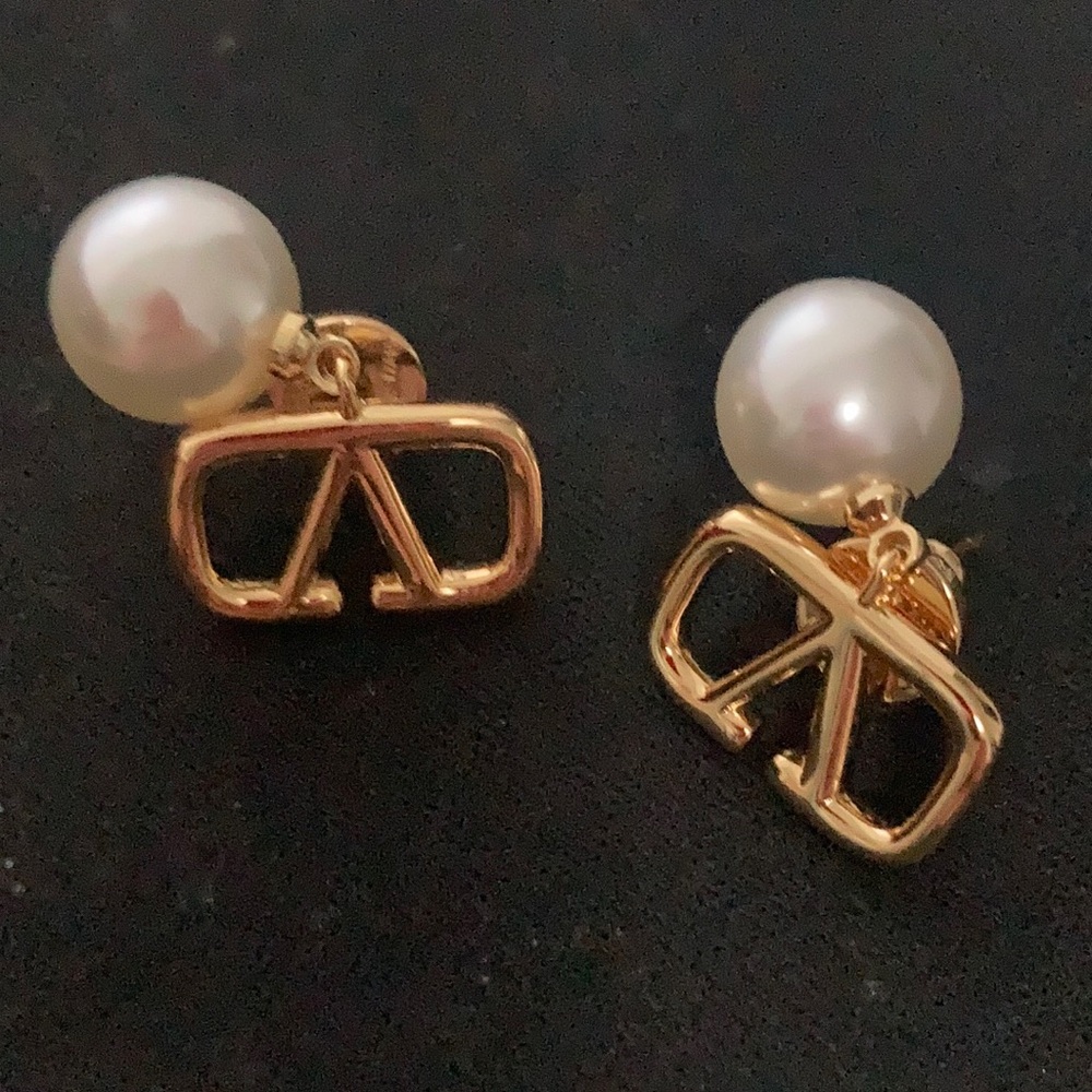 Dior Gold Earrings pearl